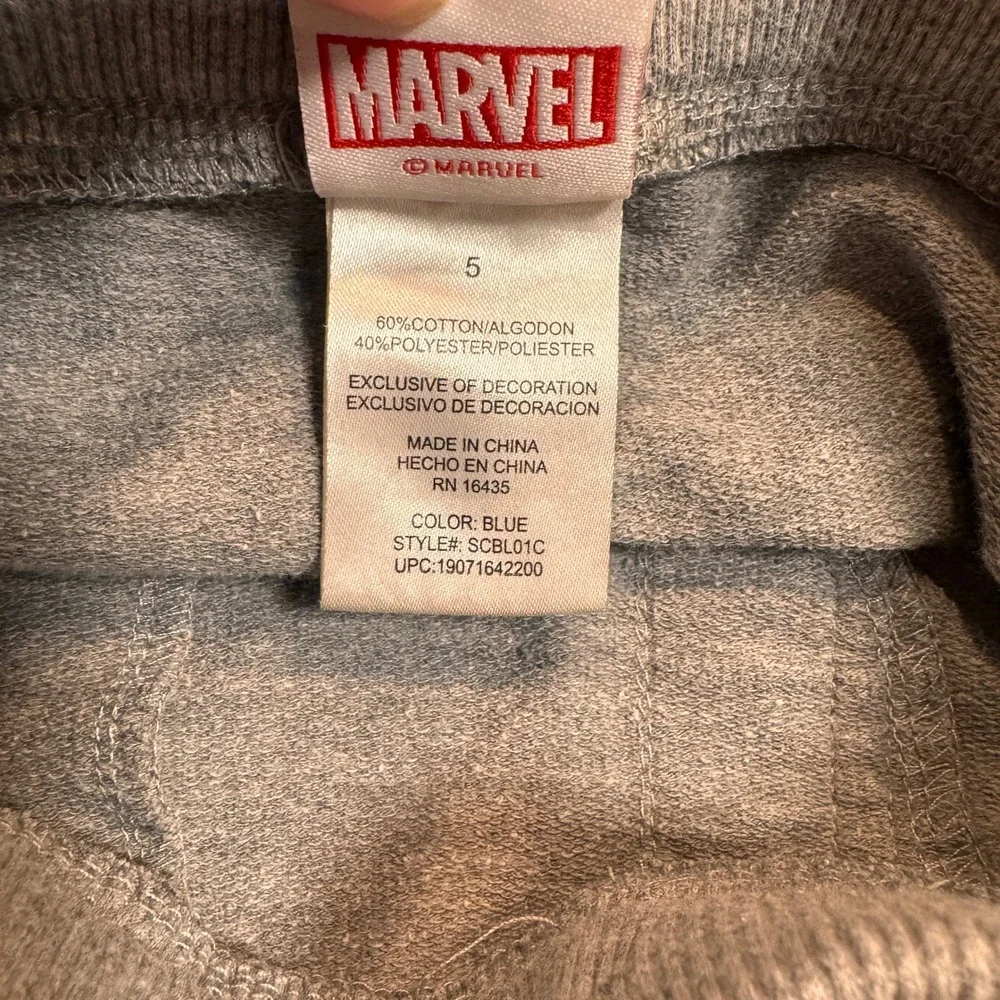 Marvel Spiderman Shorts Boys Gray Knit Graphic Logo Comfy Size 5 Sweatshirt Knit